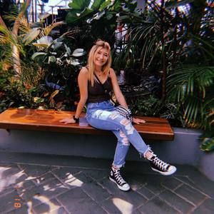 Meet your Posher, Emily